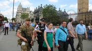 Londra'da önemli binaları silahlı askerler koruyacak