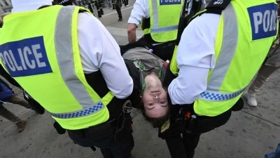 Londra'da "Palestine Action" grubuna destek eyleminde 523 kişi g&ouml;zaltına alındı
