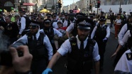 Londra'daki çevreci işgal eyleminde gözaltı sayısı 682 oldu