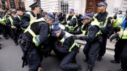 Londra'daki olaylı gösteride çok sayıda gözaltı
