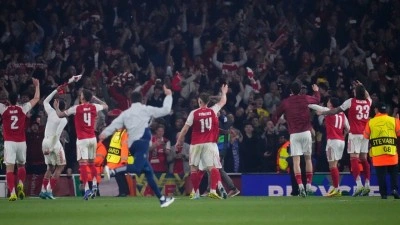 Londra derbisini kazanan Arsenal, şampiyonluğa &ccedil;ok yakın