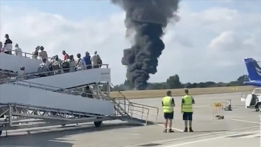 Londra Southend Havalimanı’ndan havalanan küçük uçak kısa süre sonra düştü