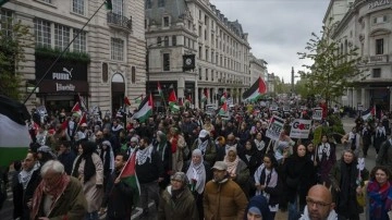 Londra'da Gazze için 12'nci kez ulusal yürüyüş düzenlendi