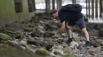 Londra'da Thames Nehri yatağındaki çamurdan antika toplama geleneği: Mudlarking