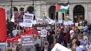 Londra'daki 1 Mayıs kutlamalarında Gazze'de ateşkes çağrısı yapıldı