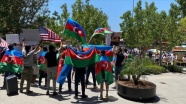 Los Angeles&#039;ta Ermeniler Azerbaycanlı göstericilere saldırdı