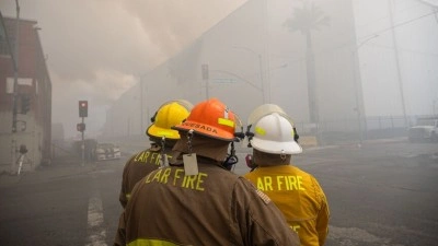 Los Angeles'ta soğuk gıda deposundaki yangın yaklaşık bir haftadır s&uuml;r&uuml;yor