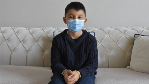 Lösemi hastası 8 yaşındaki Mirza iki yıllık tedavinin ardından hayata tutundu