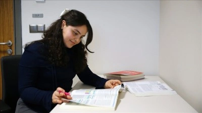 L&ouml;semiyi yenen 20 yaşındaki Elif, hayali olan &uuml;niversiteyi kazandı