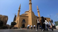 Lübnan&#39;da ibadethaneler cuma namazı ile pazar ayinlerine açılıyor