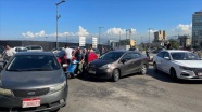 Lübnanlı şoförler akaryakıt zammını protesto etmek için yolları trafiğe kapattı