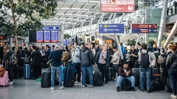 Lufthansa, kabin personeli grevi nedeniyle 1000 uçuşun iptal edileceğini öngörüyor