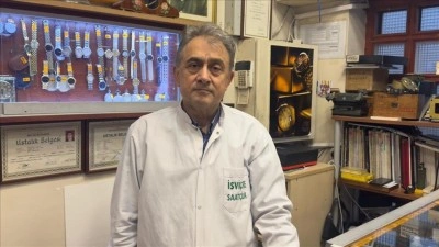 L&uuml;ks saatlerin tamirinde İstanbul'a yurt dışından talep giderek artıyor