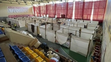 Lviv’de 3 saatte hazırlanan geçici barınma merkezi yüzlerce mağdura ev sahipliği yapıyor