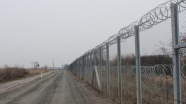 Macaristan, sınırlarındaki tel örgüye elektrik verecek