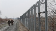 Macaristan, Sırbistan sınırına ikinci tel örgüyü çekti