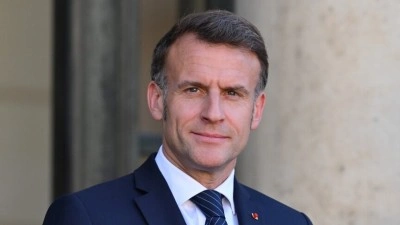 Macron: "H&uuml;rm&uuml;z Boğazı'nın tamamen, derhal ve koşulsuz olarak yeniden a&ccedil;ılmasını talep edi