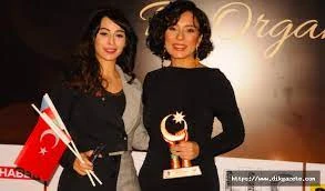 ‘Azerbaycan’ın En İyi Kadın Gazetecisi’ ödülünü İstanbul’da aldı