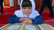 Makedon çocuklar Osmanlı yadigarı camide Kur'an öğreniyor