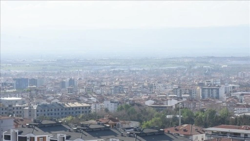 Malatya'da depremde hasar gören binaların yıkımı esnasında havaya karışan tozda asbeste rastlan