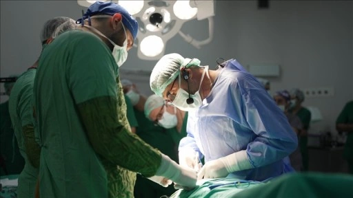Malatya'da farklı illerden cerrahların da katılımıyla 14 canlı ameliyat yapıldı