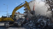 Malatya Valiliği: 6 bin 56 konutun ağır hasarlı