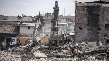 Malatya'da "kentin kalbi" olarak nitelenen iş yerlerindeki yıkıntı dronla görüntülend
