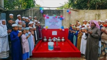 Malatya'da öğretmenler depremde ölen öğrencileri için Bangladeş'te su kuyusu açtırdı