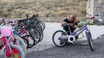 Malatya'daki depremzede çocuklara Bayburtlu hayırseverlerden bisiklet armağanı
