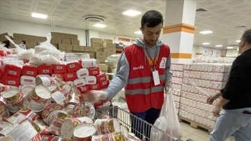 Malatya'daki Kızılay Sosyal Market'ten depremzedelere 45 bin gıda ve hijyen paketi