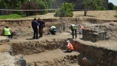 Malazgirt'teki arkeolojik buluntular b&ouml;lgenin tarihine ışık tutuyor