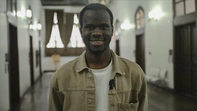 Mali'de iftarda sofralar iki kez kuruluyor, yemekler camide yeniyor