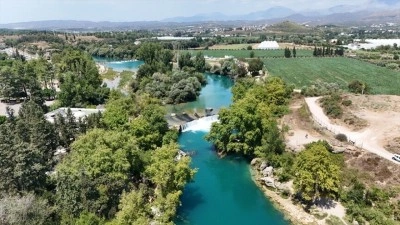 Manavgat Şelalesi serinlemek isteyen yerli ve yabancı turistleri ağırlıyor