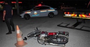 Manavgat’ta motosikletle minibüs çarpıştı: 2 yaralı