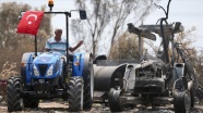 Manavgat&#039;ta yangına müdahale eden çiftçinin yanan traktörünün yerine yenisi teslim edildi