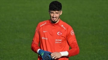 Manchester Unitedlı Altay Bayındır'dan Galatasaray maçlarının atmosferine övgü