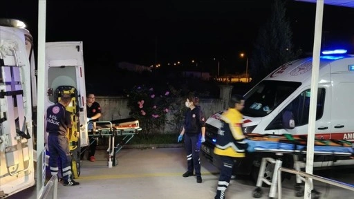 Manisa'da devrilen minibüsteki 1 kişi öldü, 13 kişi yaralandı