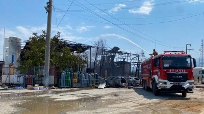 Manisa'da oksijen dolum tesisinde &ccedil;ıkan yangında 2 kişi hayatını kaybetti, 2 kişi yaralandı