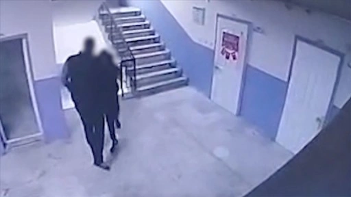 Manisa'da otizmli öğrenciyi merdivenden iten okul müdürü gözaltına alındı