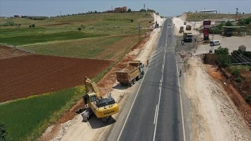 Mardin-Midyat yolunun bölünmüş yol haline getirilmesi için çalışmalar sürüyor