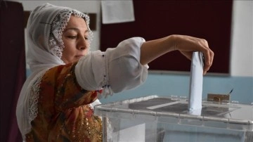 Mardin ve Şırnak'ta vatandaşlar yöresel kıyafetlerle oy kullandı