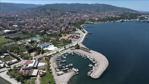 Marmara Depremi'nin merkez üssü Gölcük'te konutlar "güvenle" dönüştürülüyor