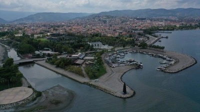Marmara Depremi'nin merkez &uuml;ss&uuml; G&ouml;lc&uuml;k'te yapı stoku yenileniyor