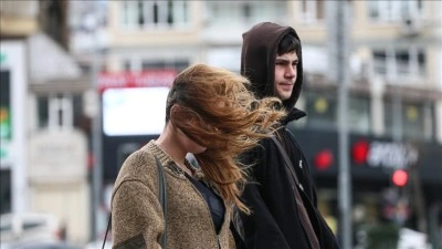 Marmara'nın ve Ege'nin batı kesimleri i&ccedil;in kuvvetli r&uuml;zgar uyarısı