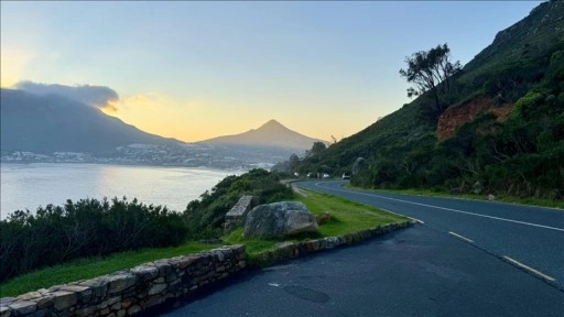 Masa Dağı'nın Atlantik'e açılan yamaçlarında ikonik bir sahil yolu: Chapman's Peak