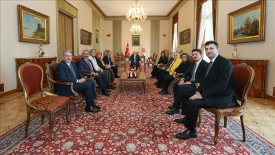 Meclis Yapay Zeka Araştırma Komisyonu, raporunu TBMM Başkanı Kurtulmuş'a sundu