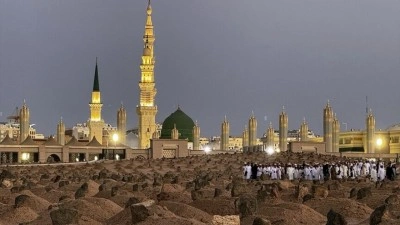 Medine'deki mukaddes mekan ve alanlarda hacıların ziyaretleri s&uuml;r&uuml;yor