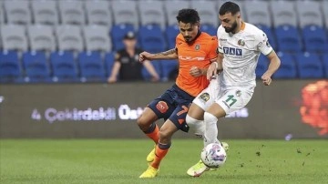 Medipol Başakşehir, sahasında Corendon Alanyaspor'u 2-0 mağlup etti