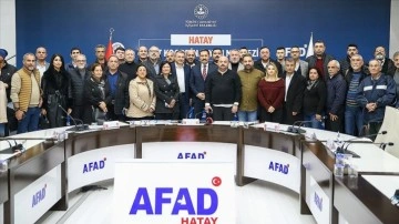 Medya mensupları, depremden etkilenen Hatay'daki &ccedil;alışmalarla ilgili bilgilendirildi