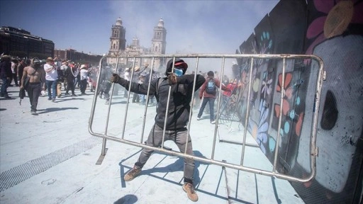 Meksika'da toplanan binlerce kişi hükümetin güvenlik politikasını protesto etti